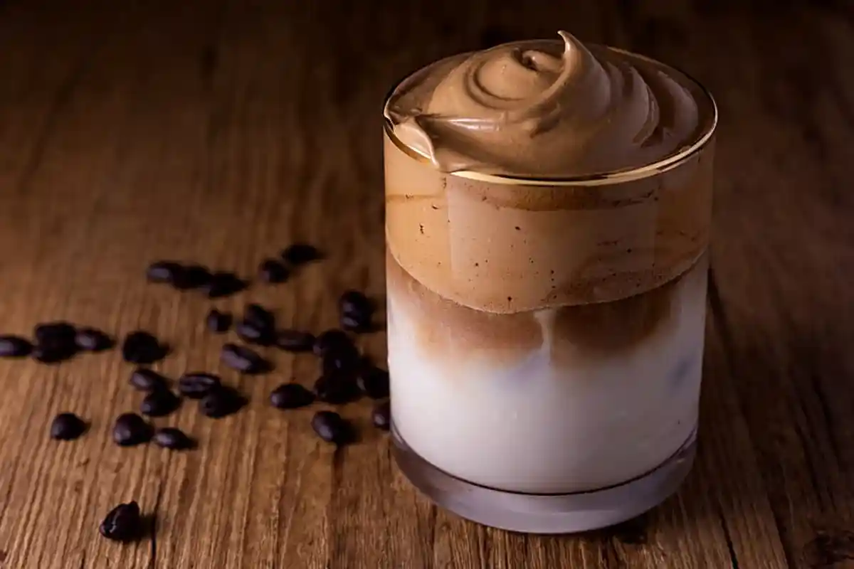Café Dalgona frío espumoso y cremoso
