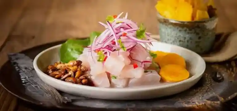 Ceviche peruano en cucharitas
