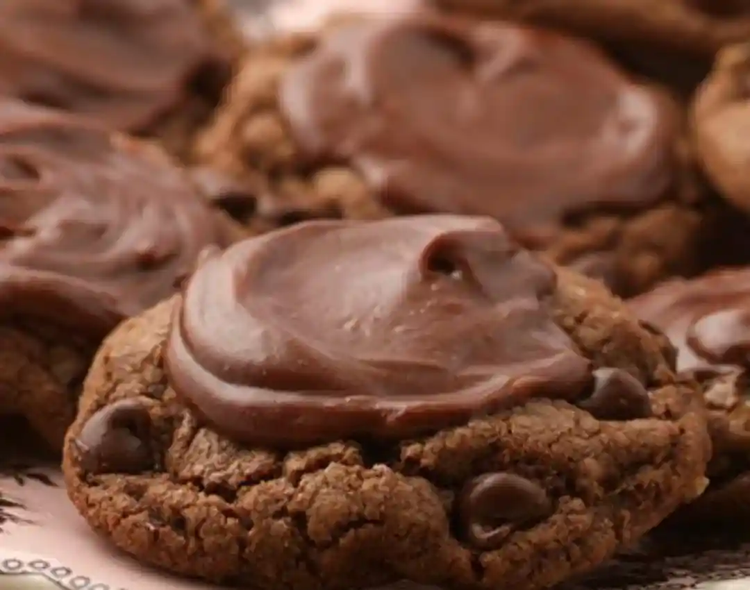 Cookies doble chocolate con chips crujientes