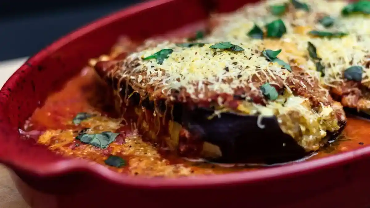 Guiso de cordero con berenjena y tomate