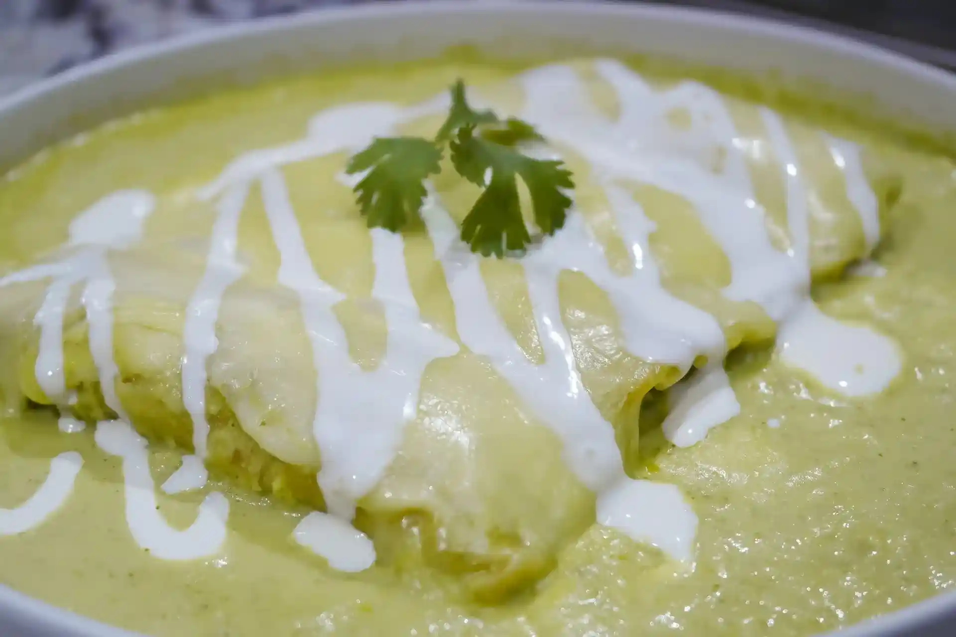 Enchiladas suizas de pollo gratinadas