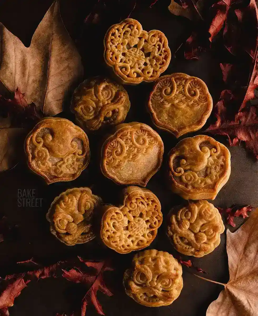 Pastel de luna chino de loto y yema salada