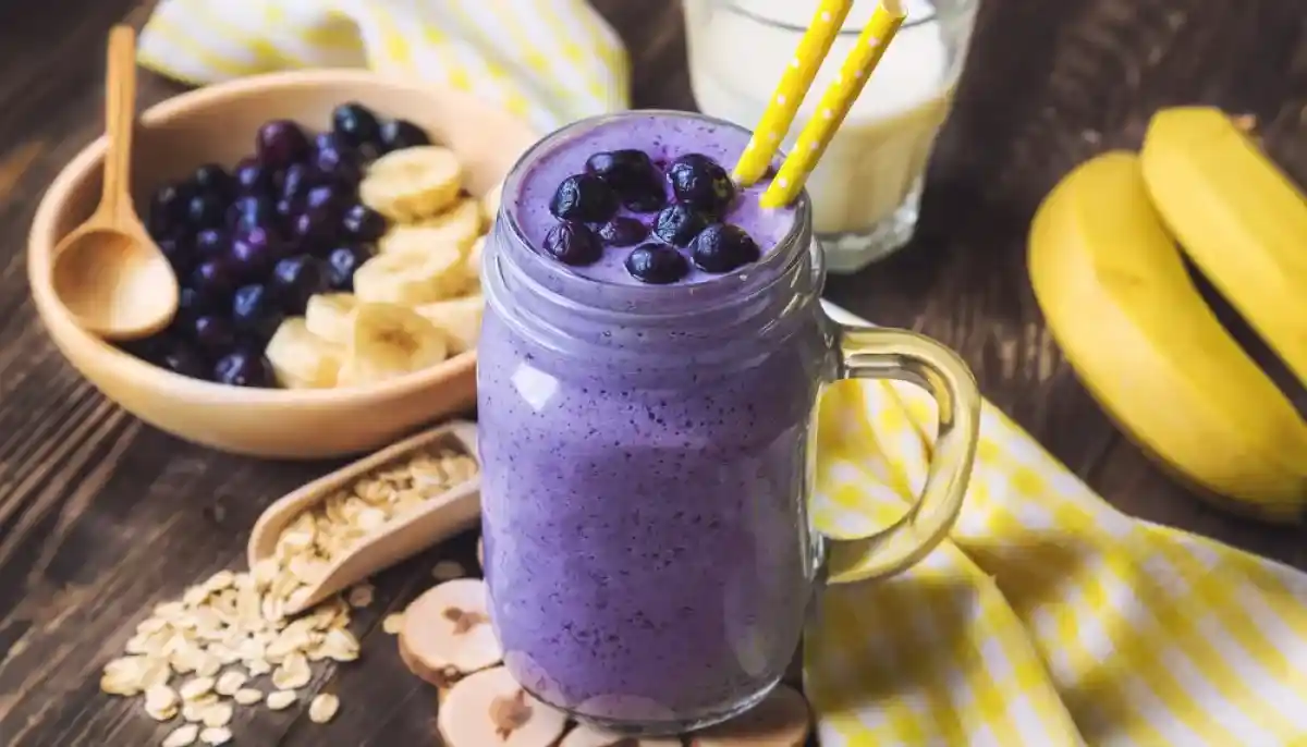 Smoothie de arándanos con avena natural