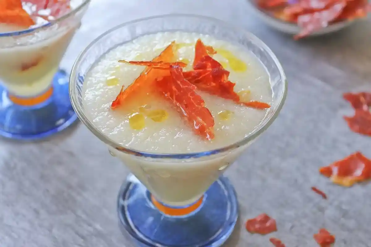 Sopa fría de melón con jamón serrano
