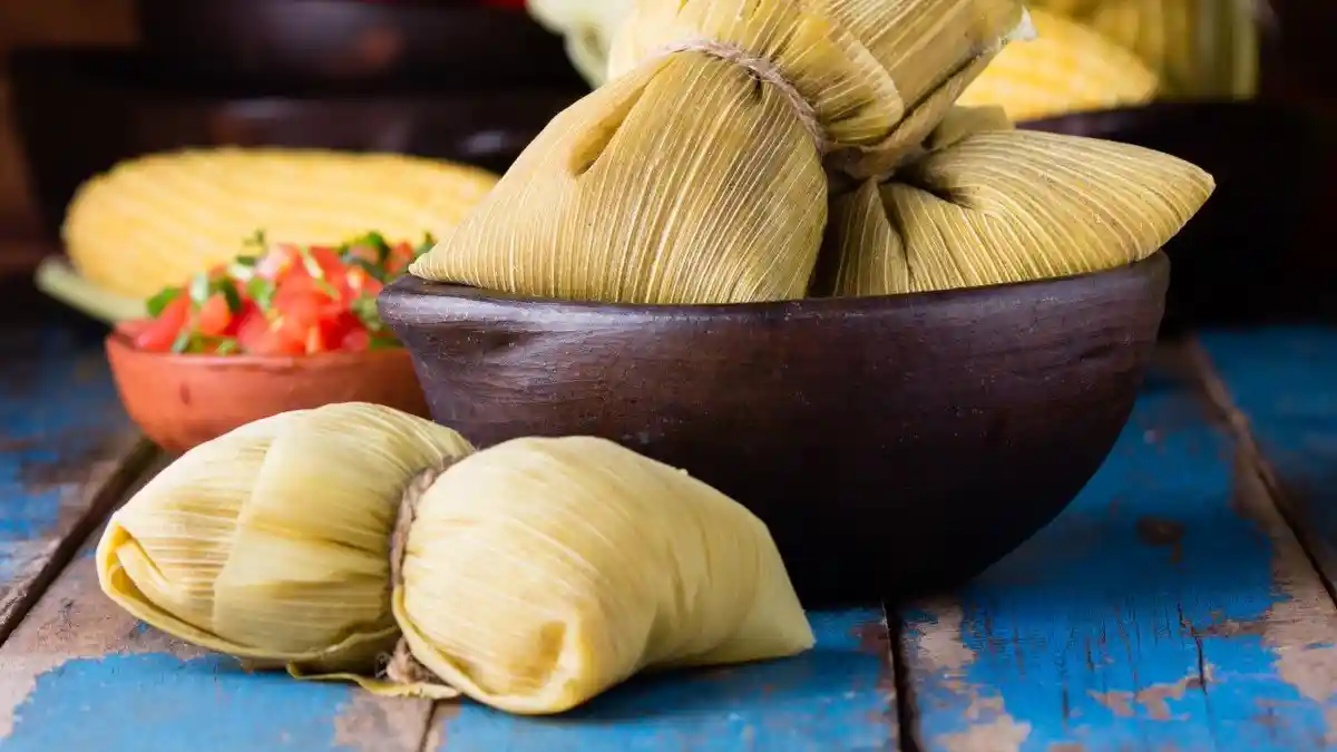 Tamales de charqui con maíz y especias